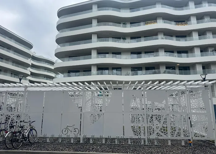 Pearl Blue Apartment *